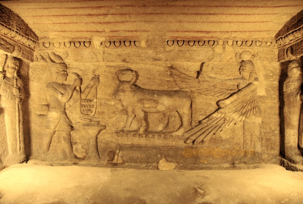 Catacombs of Kom el Shoqafa สุสานใต้ดินลึกลับสุดยิ่งใหญ่แห่งอเล็กซานเดรีย